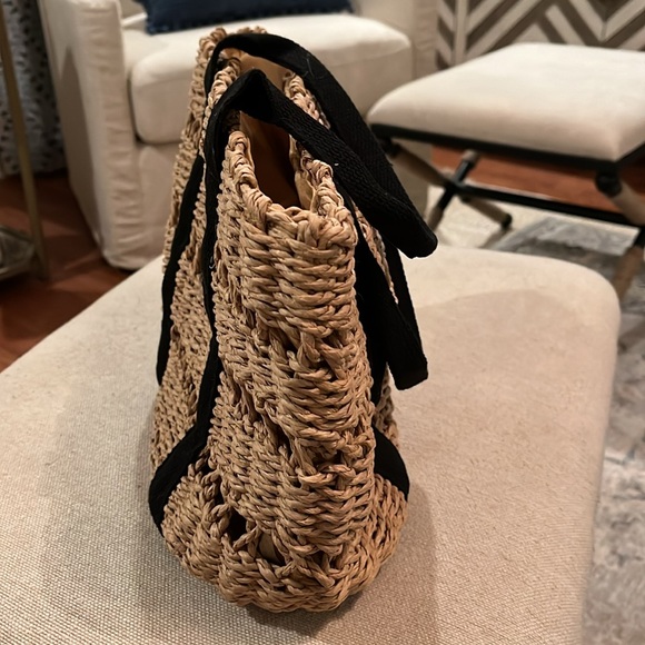 Crochet Straw Tote with Black Strap/NWOT - Picture 6 of 11